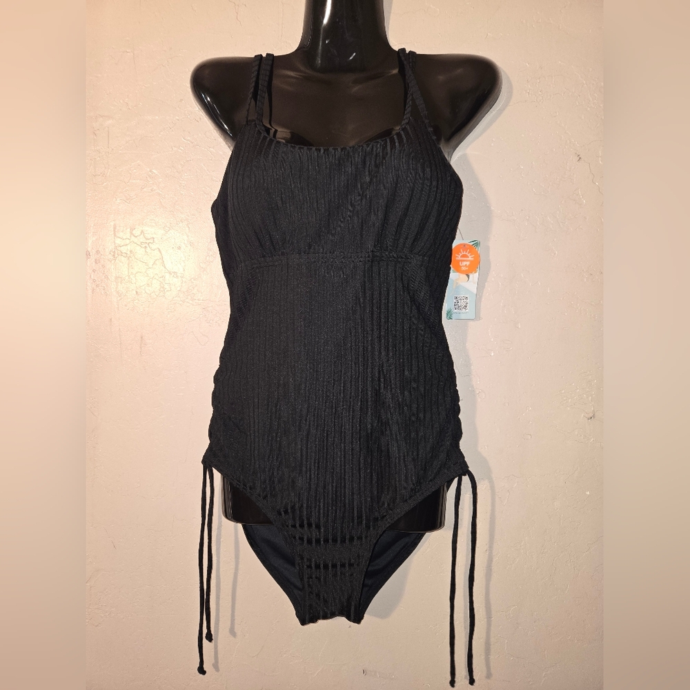 One-Piece Swimsuit Medium (Mycharmo.com)